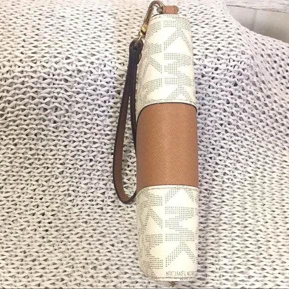 Michael Kors Jet Set Center Stripe Wallet - Picture 10 of 16